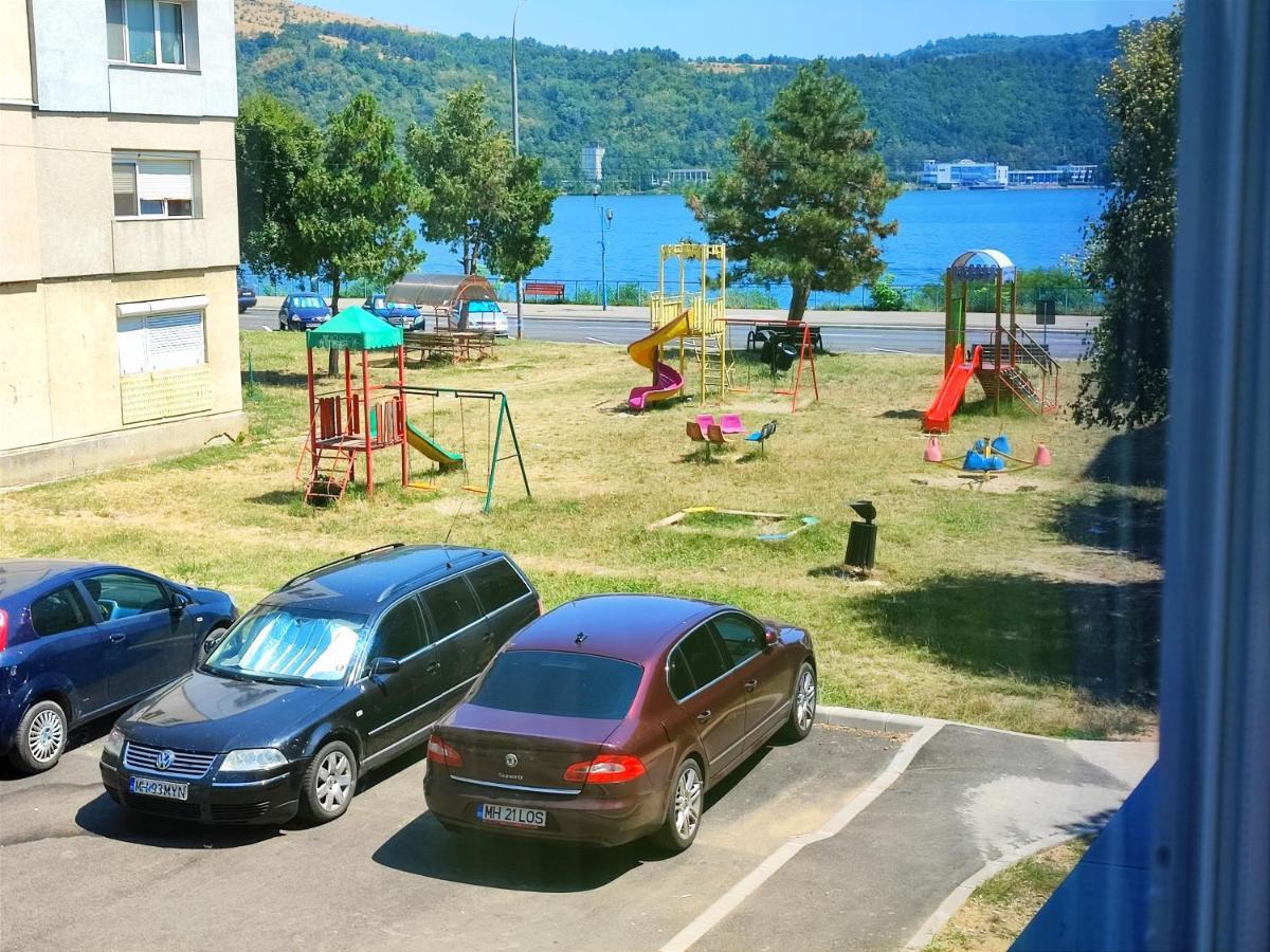 Deea Apartment Orşova Екстериор снимка